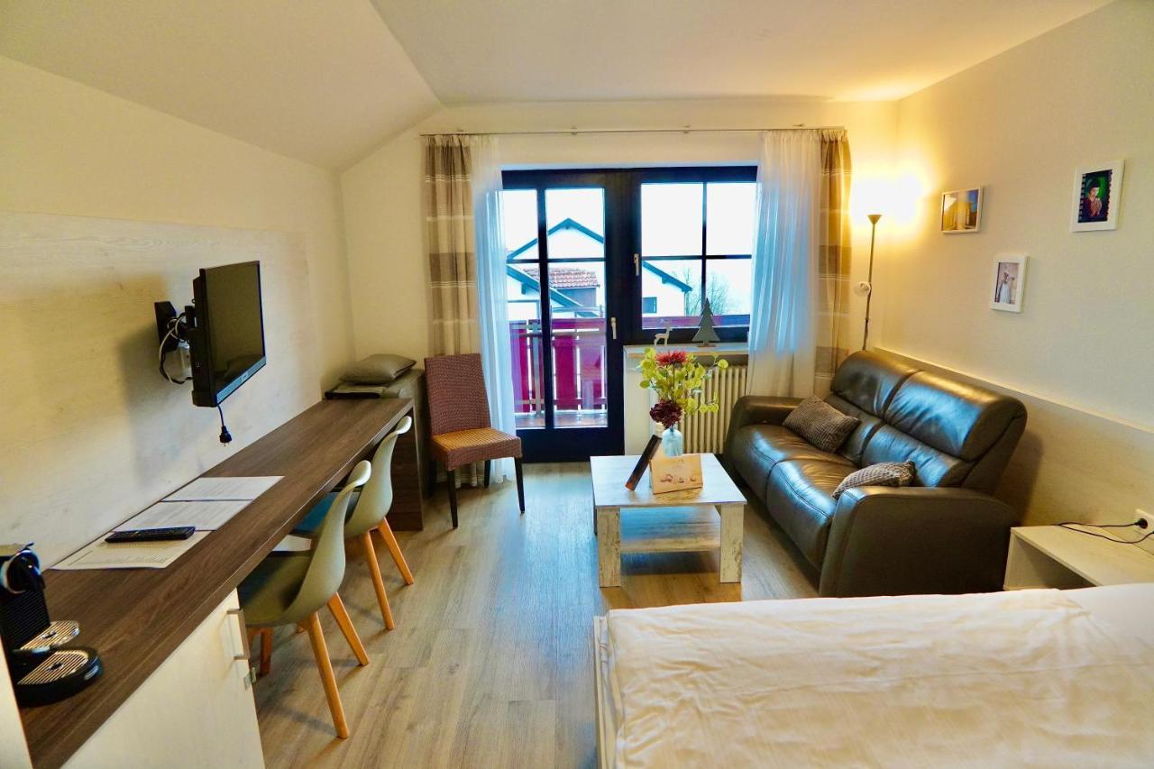 Hallelujah - Wunderschoenes Und Gepflegtes Apartment Mit Bademantelgang Zur Therme Bad Griesbach  Exterior foto